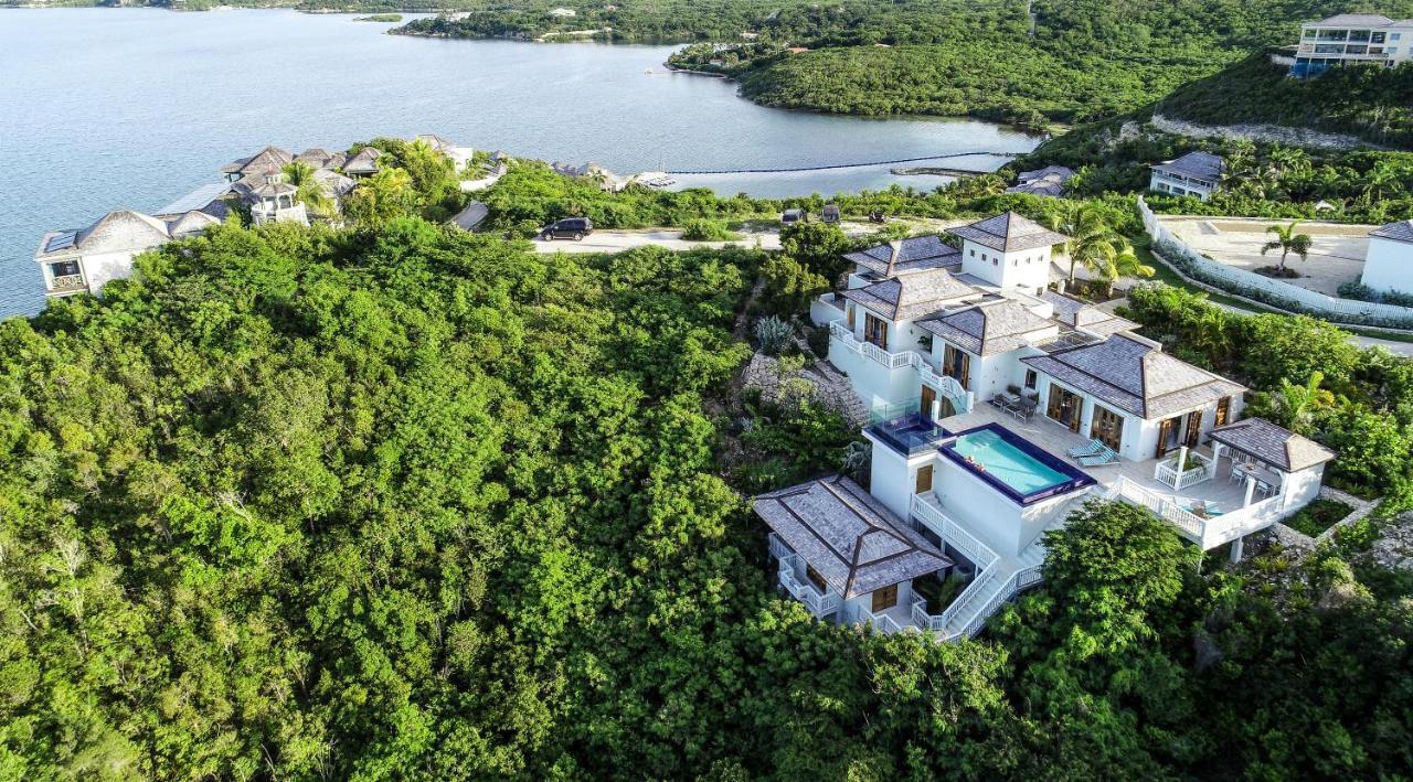 The Hideaway At Hughes Point Hotel Freetown Bagian luar foto